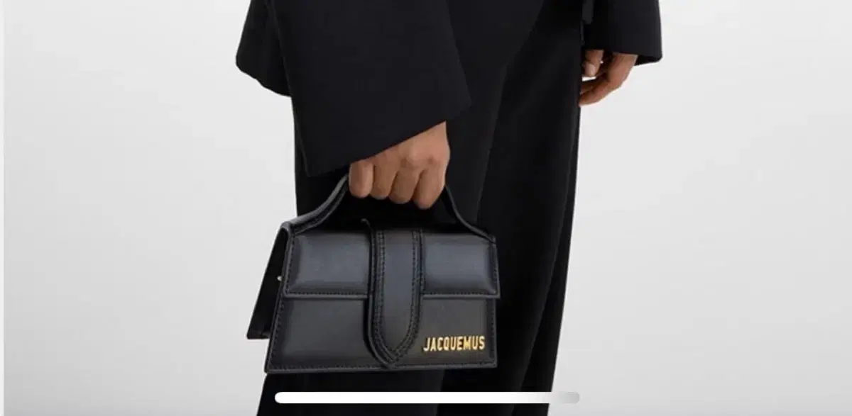 자크뮈스 Jacquemus 르밤비노 미디움 레더백